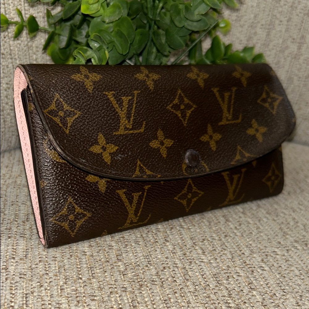 Louis Vuitton Emilie authentic Monogram Wallet